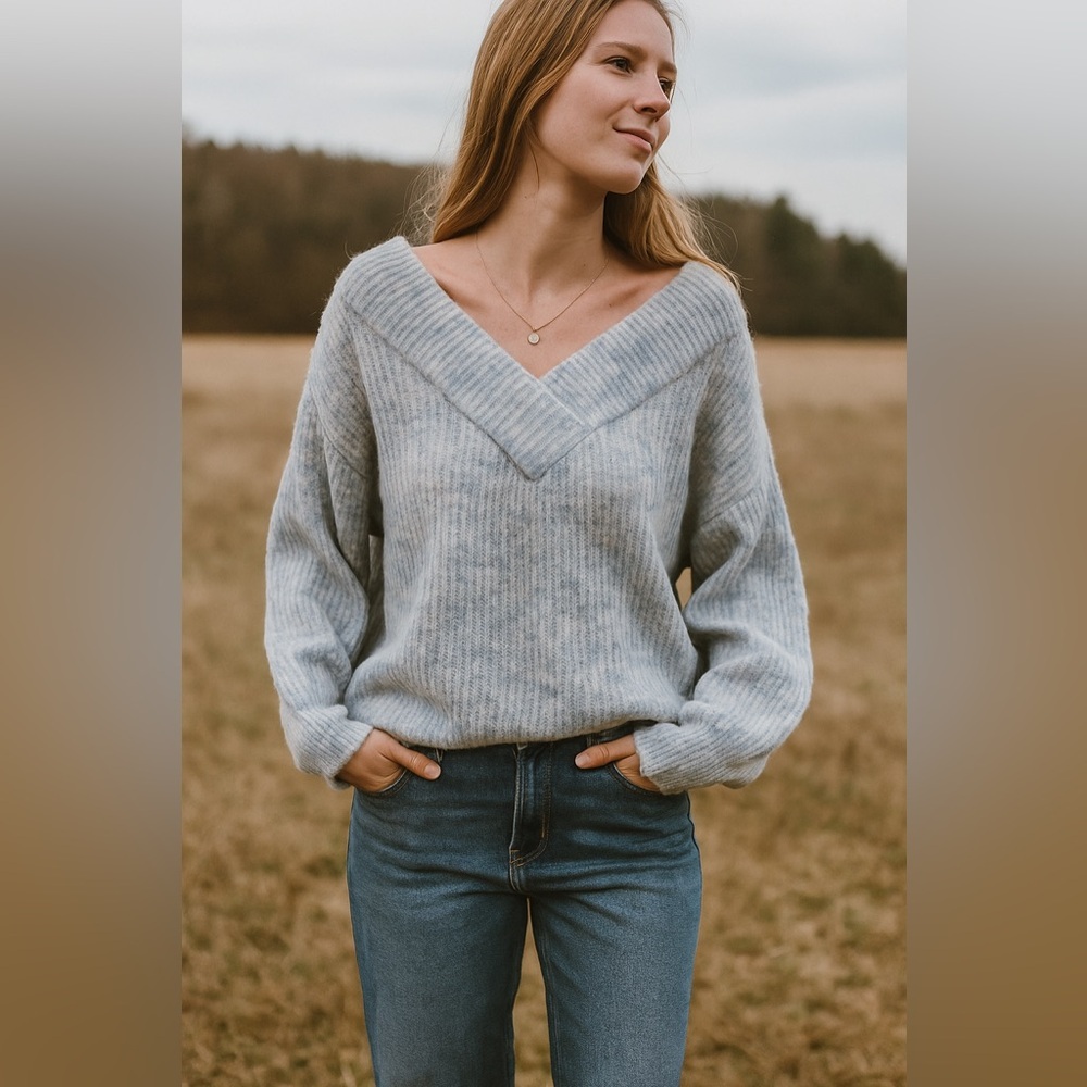 Moth by Anthropology Blue Crew Neck Sweater with Ribbed Texture medium